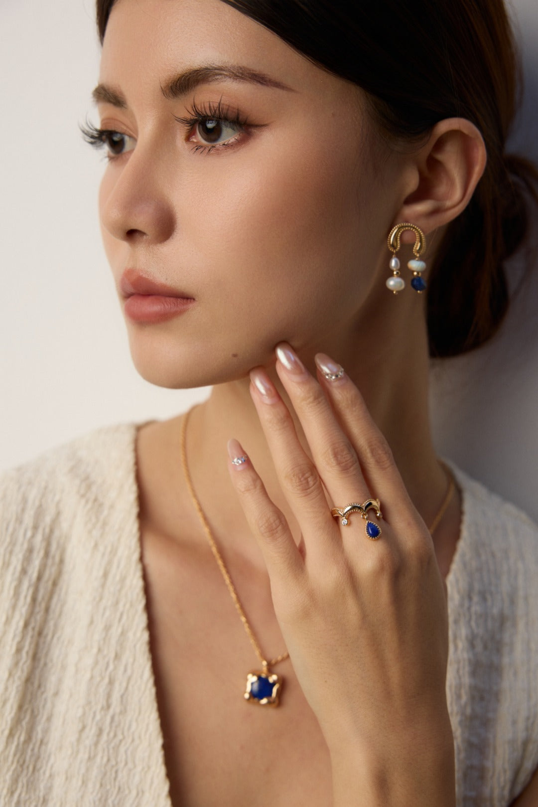 925 Sterling Silver Vintage Natural Lapis Lazuli and Cubic Zirconia Ring in vintage gold, lapis lazuli, and cubic zirconia, product view 4