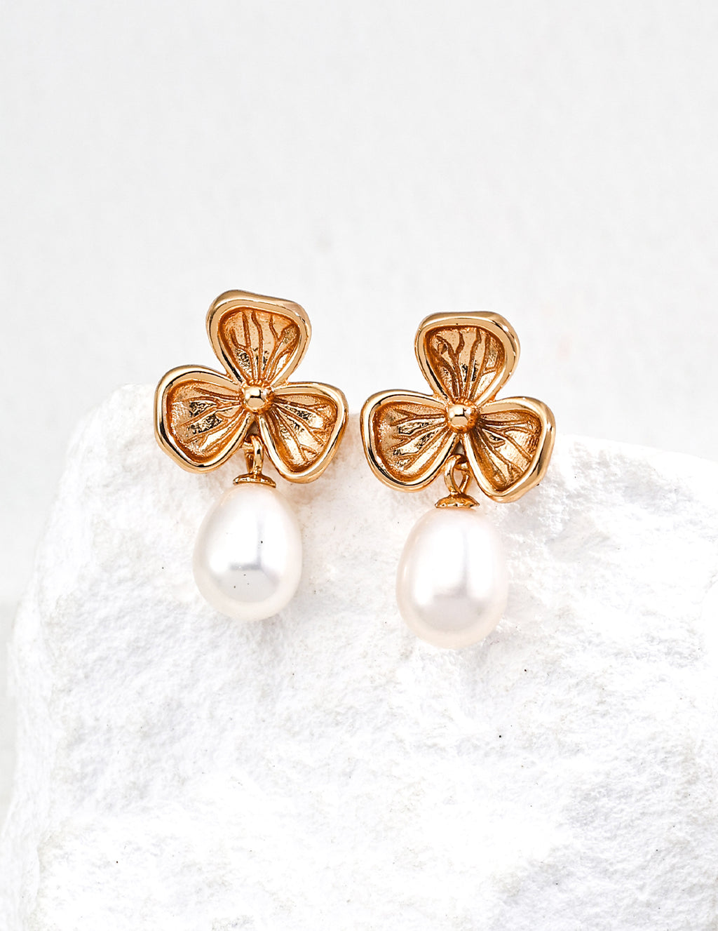 925 Sterling Silver Leaf Natural Pearl Earrings - Silver