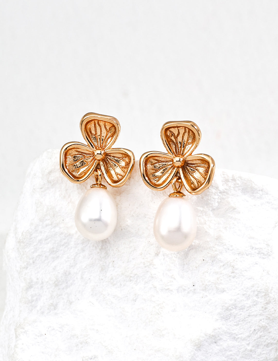 925 Sterling Silver Leaf Natural Pearl Earrings - Silver