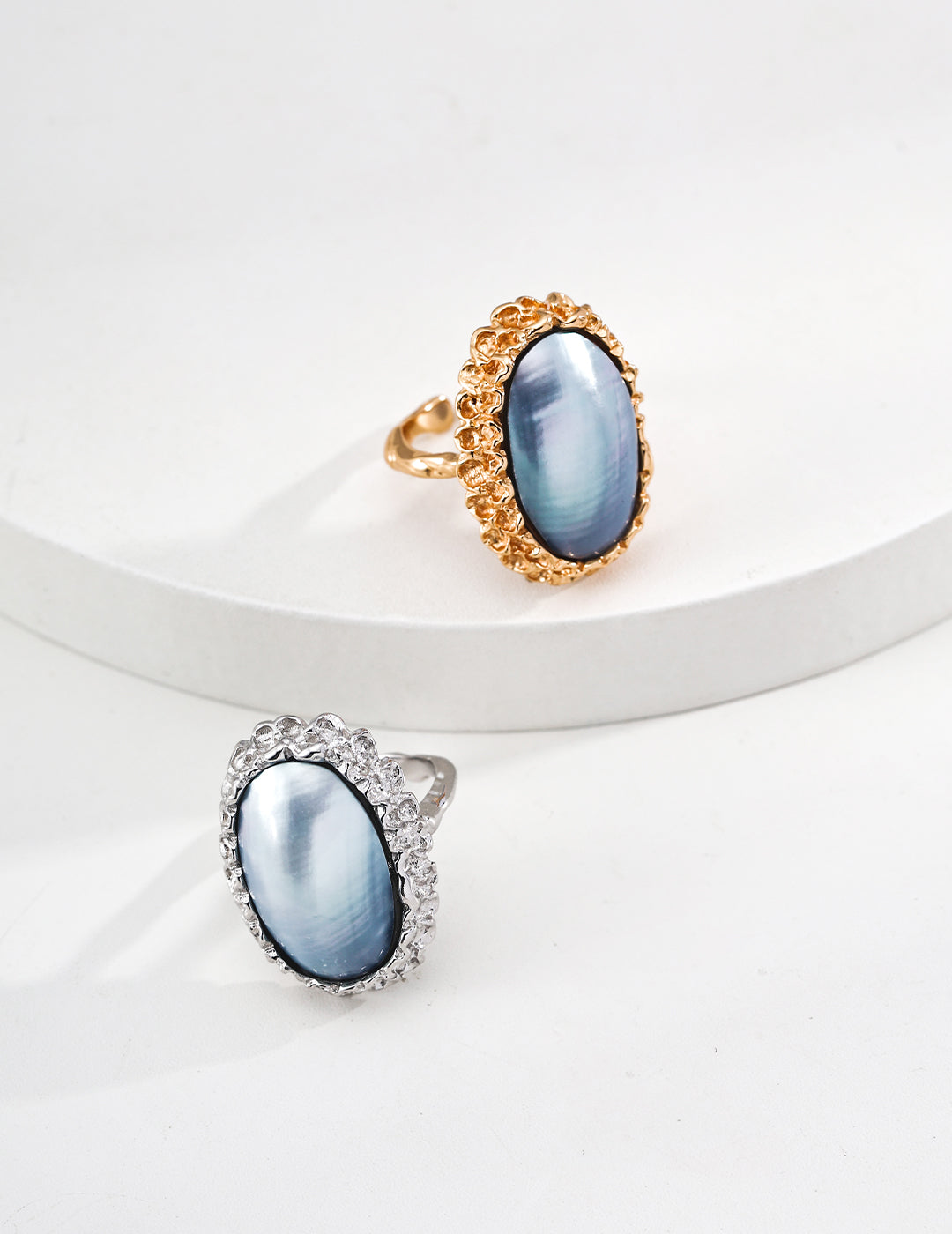 925 Sterling Silver Vintage Mabe Pearl Ring, scale and styling view