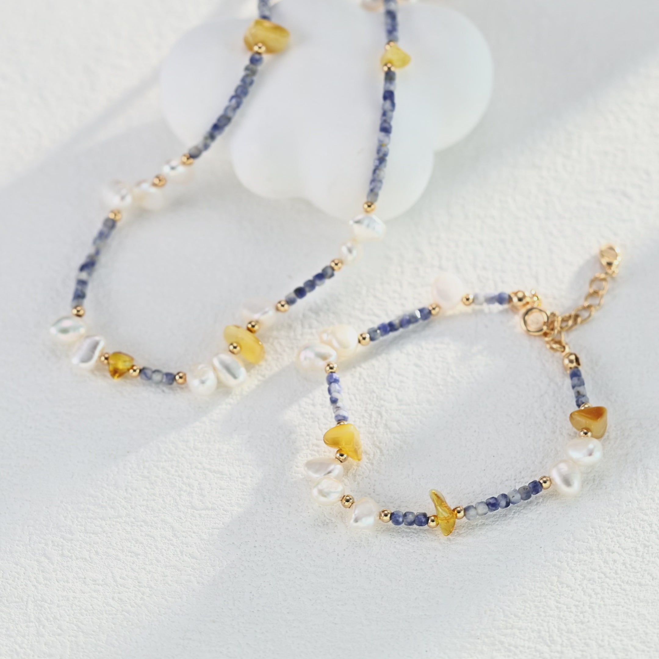 925 Sterling Silver Freshwater Pearl, Blue Dot Stone and Amber-Toned Bead Necklace product video D0626-2_影片_1