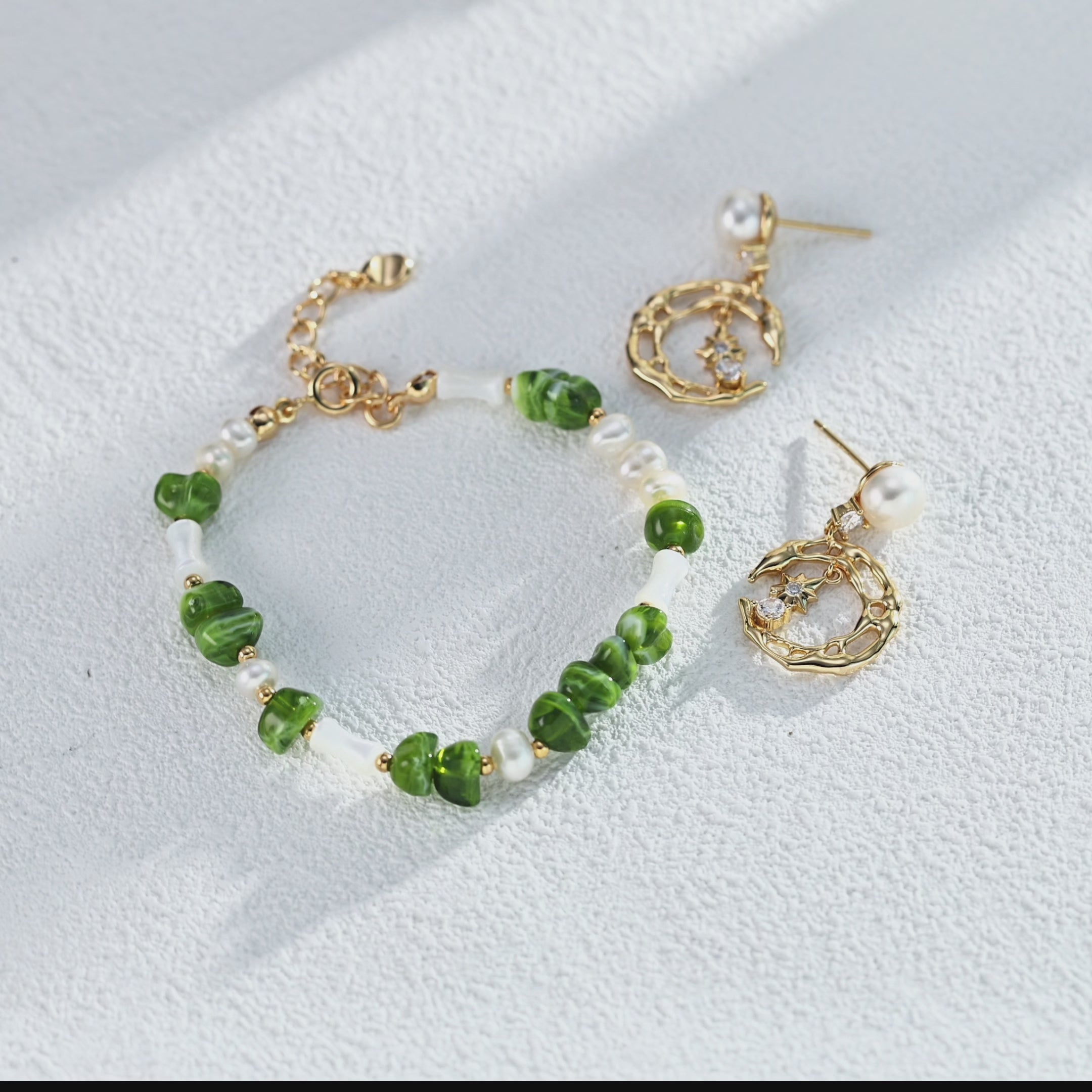 925 Sterling Silver Resin, Freshwater Pearl and Mother of Pearl Bracelet product video SL0140-2_影片_1