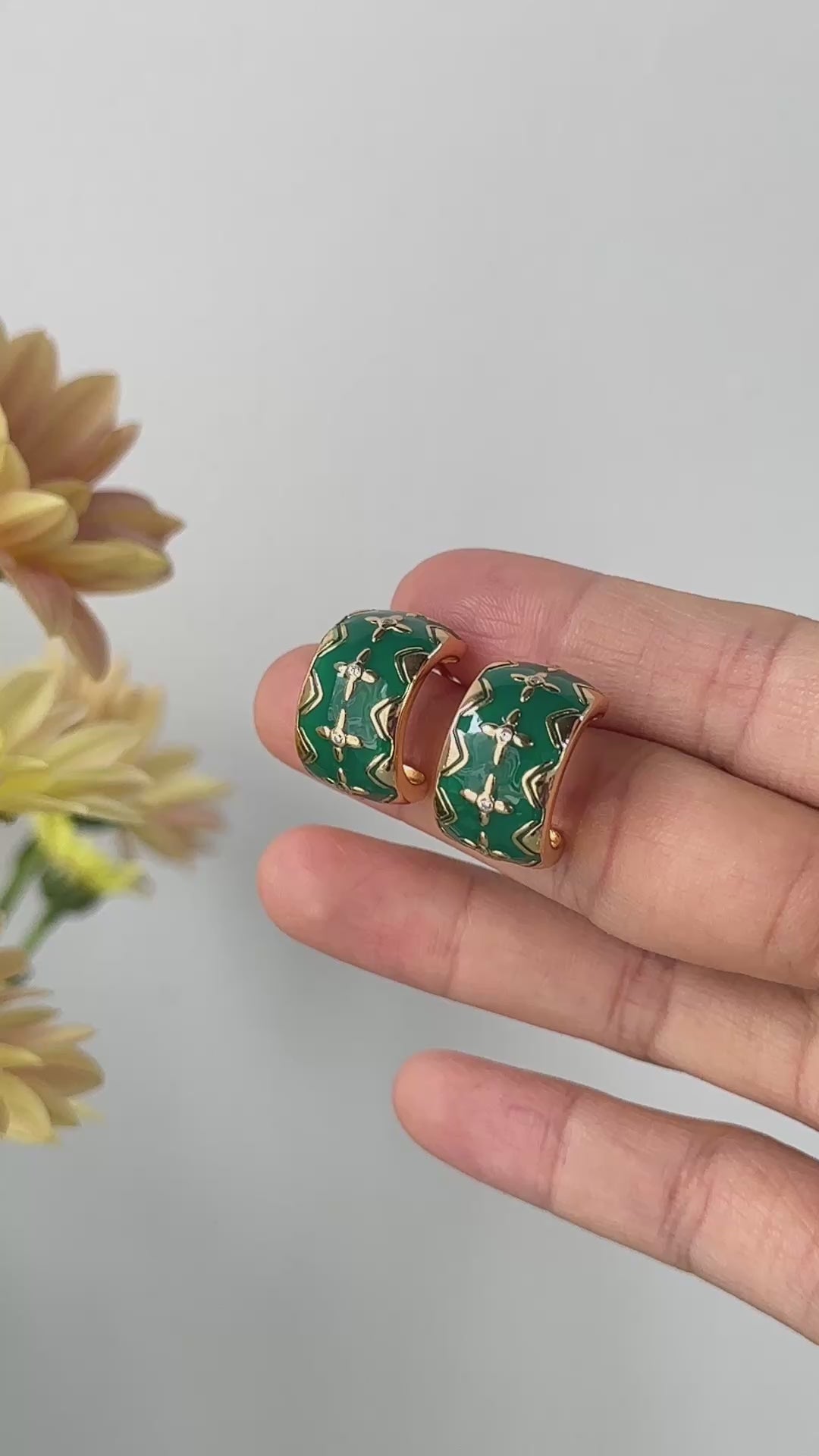 925 Sterling Silver Vintage Drip Glaze and Cubic Zirconia Earrings product video E01132_影片_1