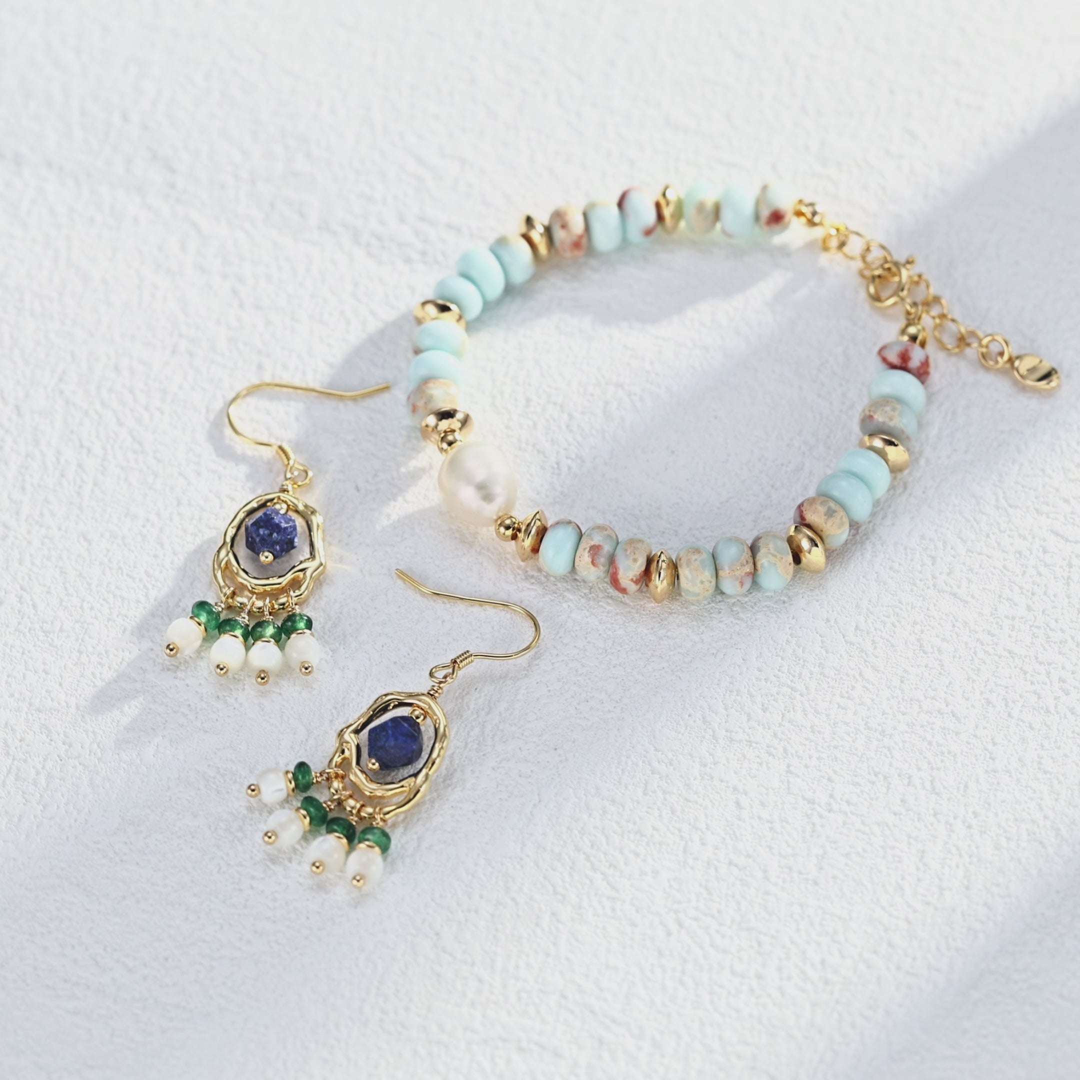 925 Sterling Silver Vintage Shell, Lapis Lazuli and Synthetic Emerald Earrings product video E01172-2_影片_1