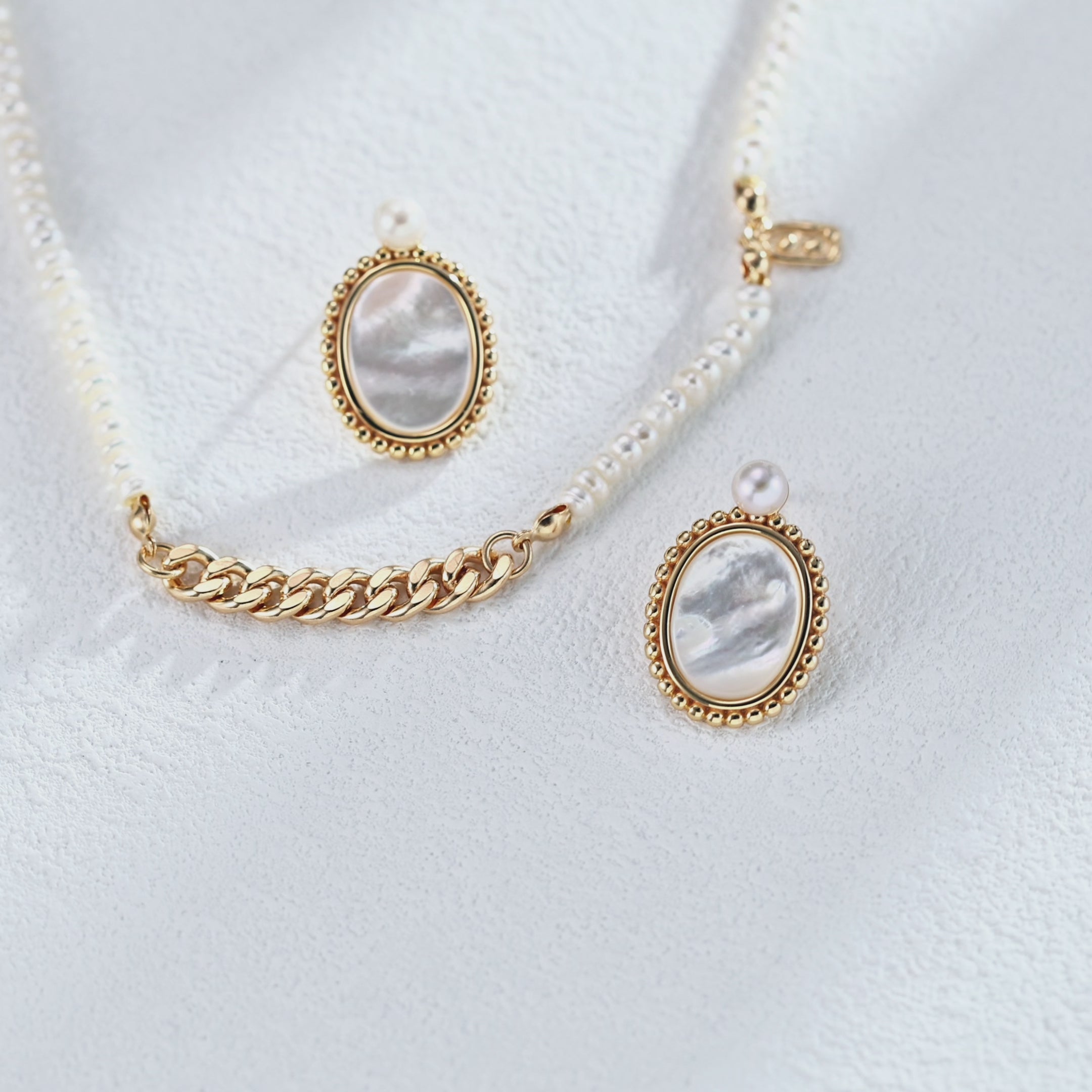 925 Sterling Silver Vintage Freshwater Pearl and Mother of Pearl Earrings product video E01247_影片_1