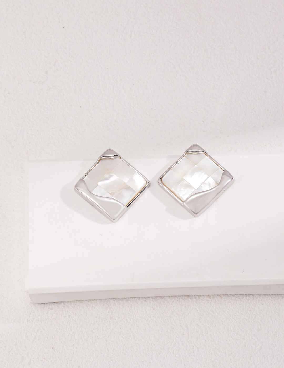 925 sterling silver stud earrings in silver